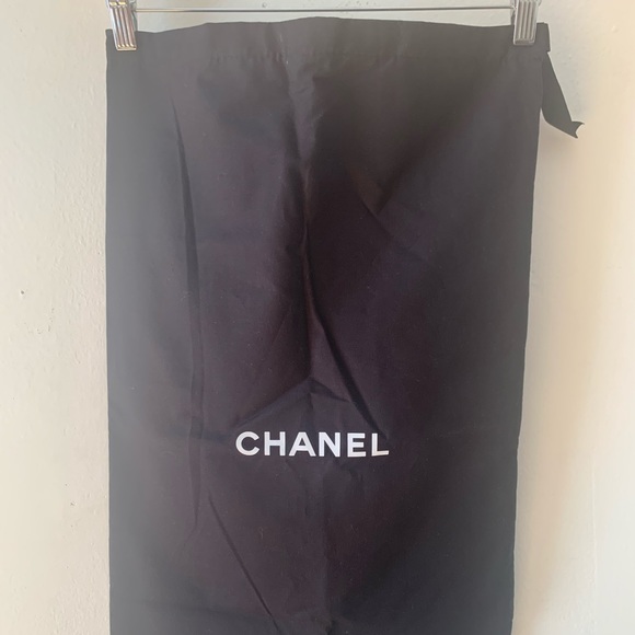 Chanel - Picture 2 of 2